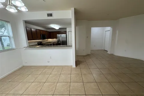 8620 NW 97th Ave # 108, Doral FL 33178