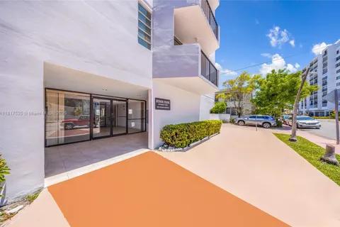 7921 Byron Ave # 407, Miami Beach FL 33141