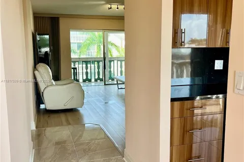 219 NE 14th Ave # 401, Hallandale Beach FL 33009