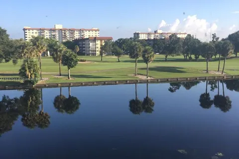 3740 Inverrary Dr # 3D, Lauderhill FL 33319