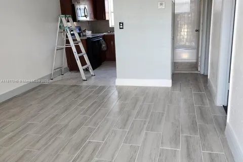 715 NW 7th Ave # 5, Hallandale Beach FL 33009
