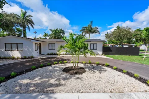 490 NE 141st St # 490, North Miami FL 33161