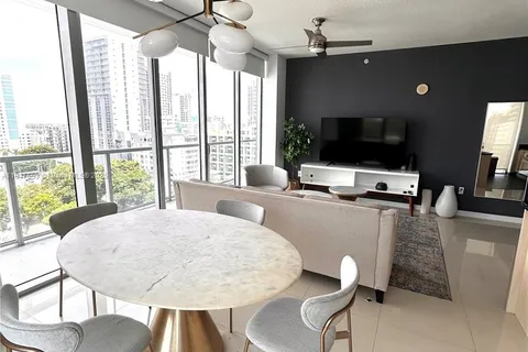 79 SW 12th St, Miami FL 33130