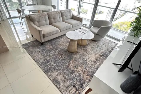 79 SW 12th St, Miami FL 33130