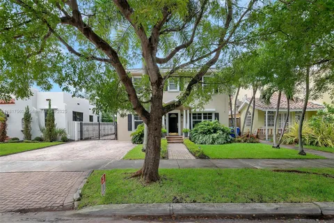 1432 SW 11th St, Miami FL 33135