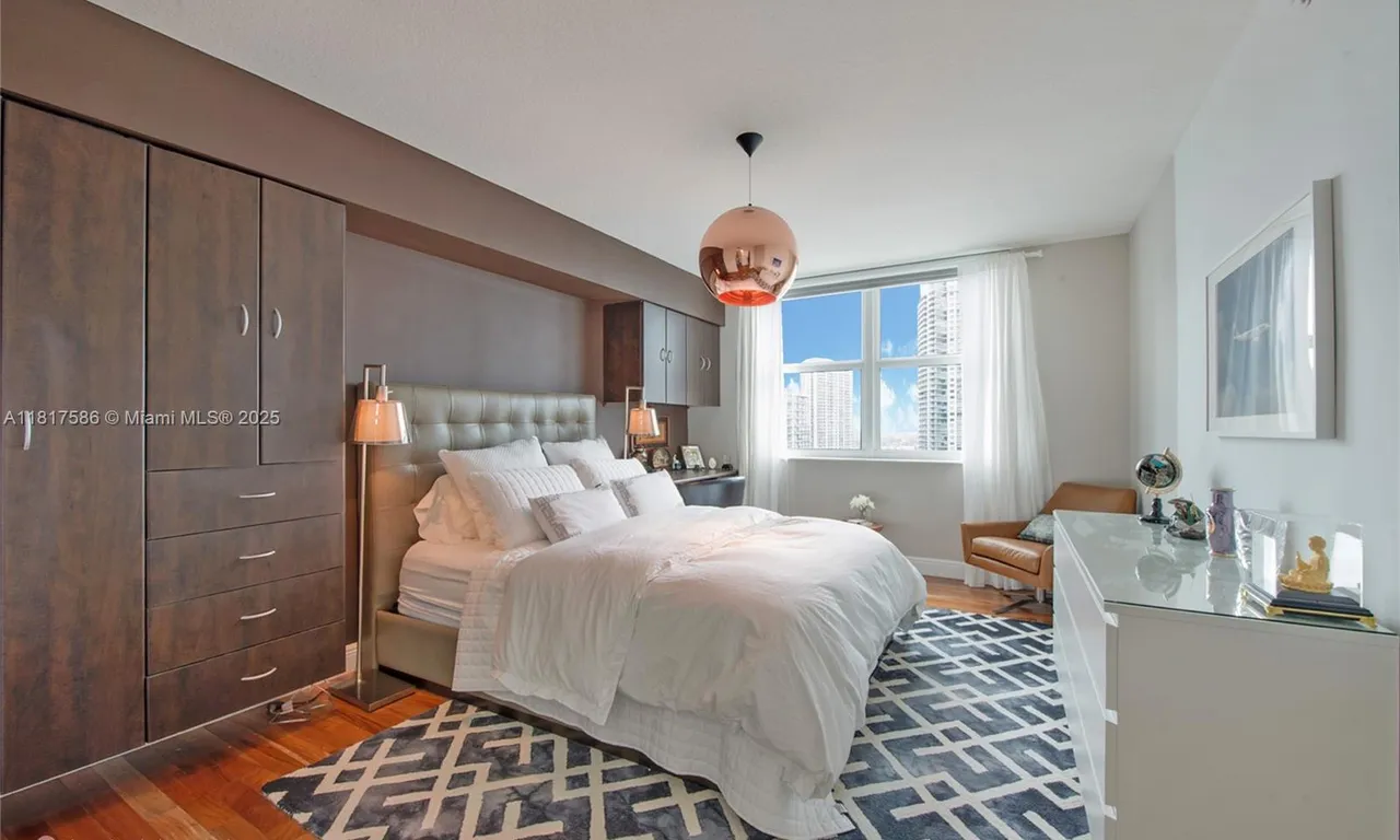31 SE 5 St # 2903, Miami FL 33131