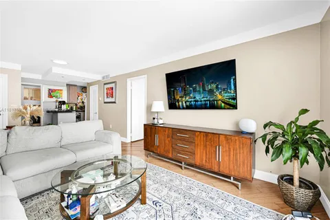 1345 Lincoln Rd # 906, Miami Beach FL 33139