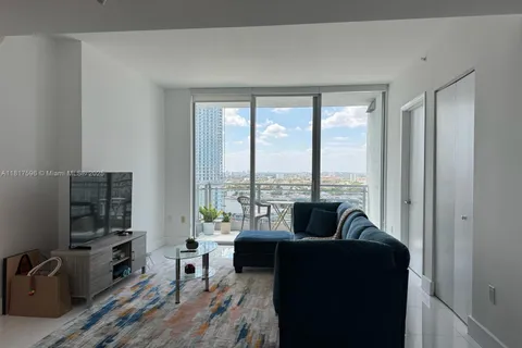 92 SW 3rd St # 1909, Miami FL 33130