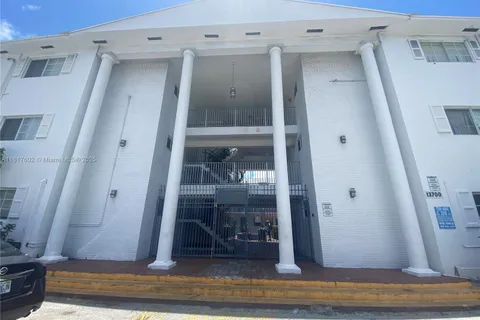 13700 NE 6th Ave # 211, North Miami FL 33161