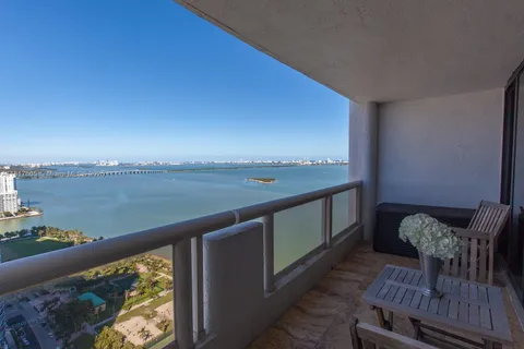 1717 N Bayshore Dr # 3851, Miami FL 33132
