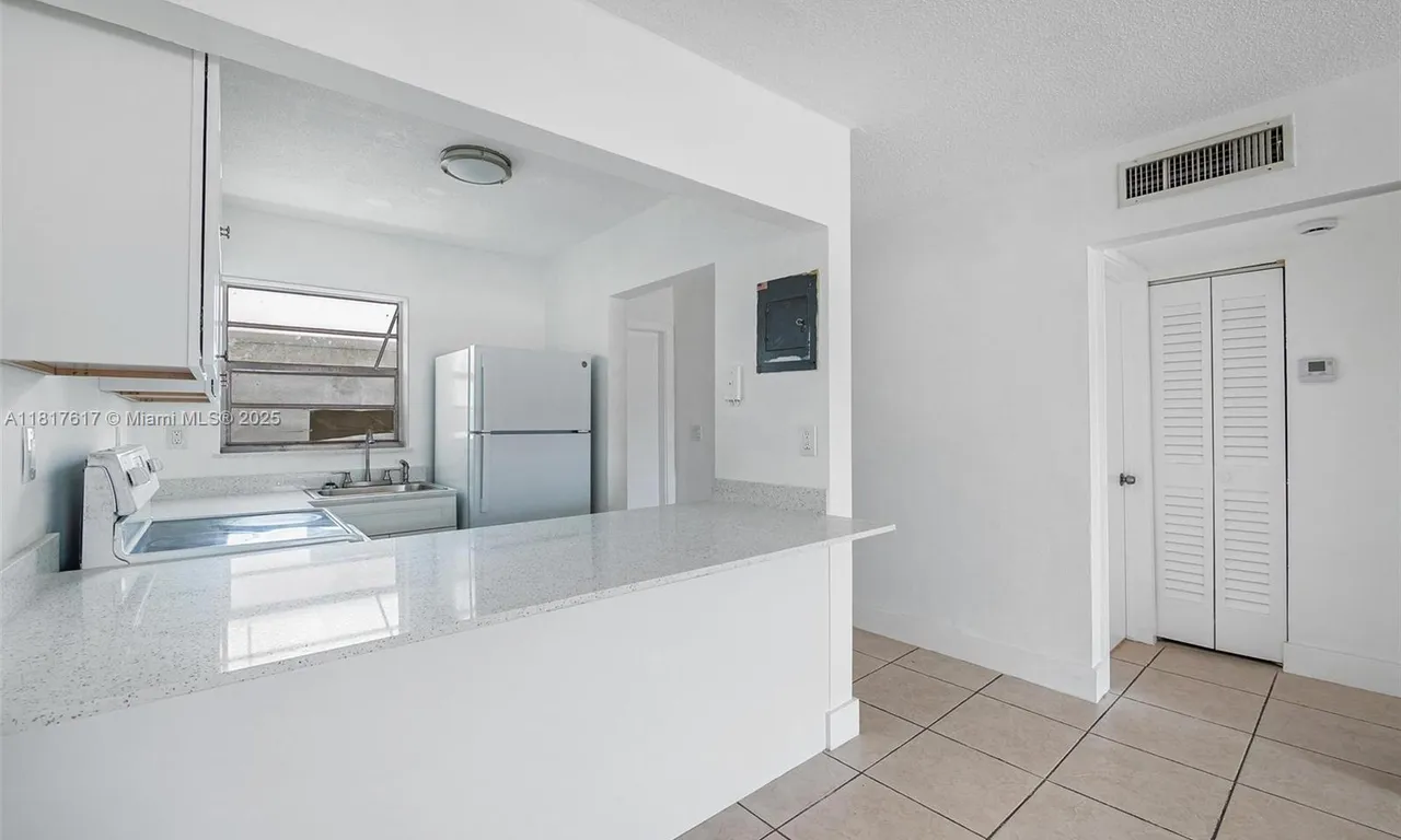 405 W 11th St # 11, Hialeah FL 33010