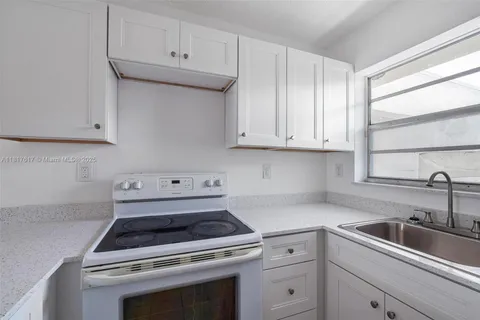 405 W 11th St # 11, Hialeah FL 33010