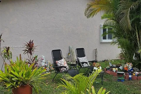 10471 SW 174th Ter, Miami FL 33157