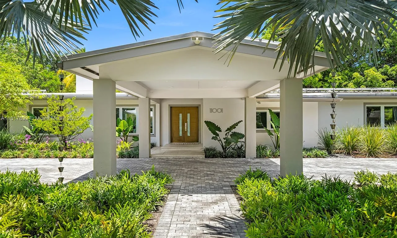 11001 SW 64th Ave, Pinecrest FL 33156