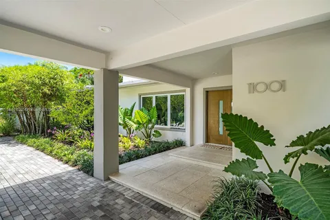 11001 SW 64th Ave, Pinecrest FL 33156