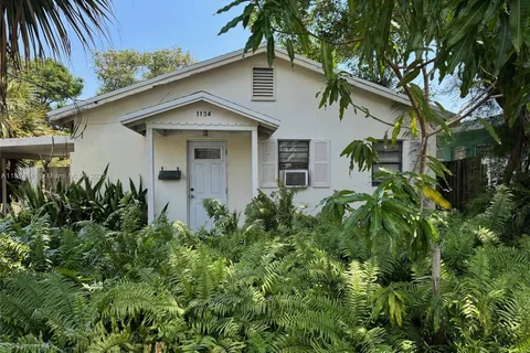 1134 NE 5th Ter, Fort Lauderdale FL 33304