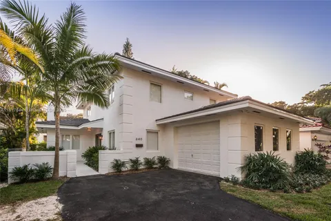 640 Puerta Ave, Coral Gables FL 33143
