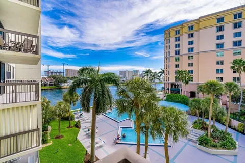 2900 NE 14th St Cswy # 410, Pompano Beach FL 33062