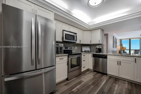 2900 NE 14th St Cswy # 410, Pompano Beach FL 33062