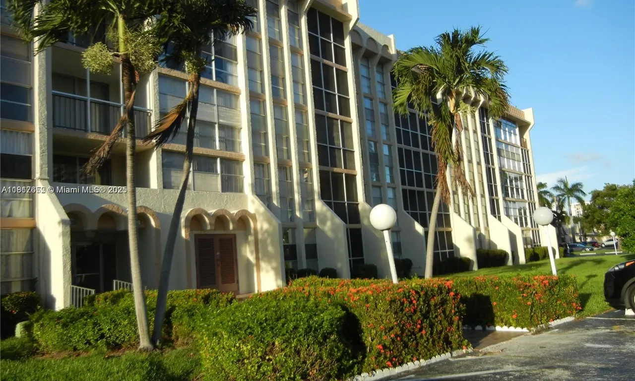 801 Three Islands Blvd # 206, Hallandale Beach FL 33009
