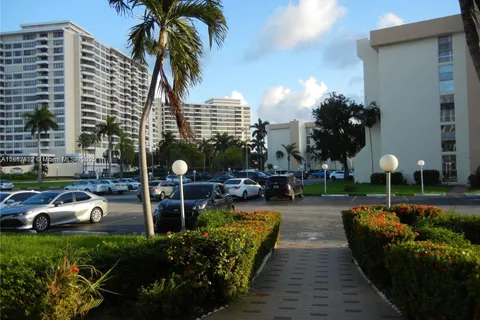 801 Three Islands Blvd # 206, Hallandale Beach FL 33009