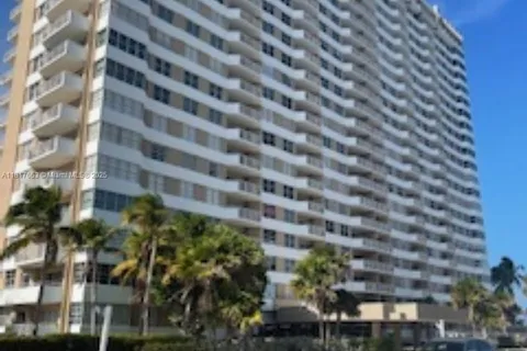 1950 S Ocean Dr, Hallandale Beach FL 33009
