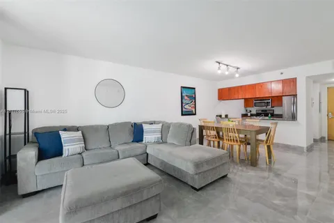 1200 Brickell Bay Dr # 2112, Miami FL 33131