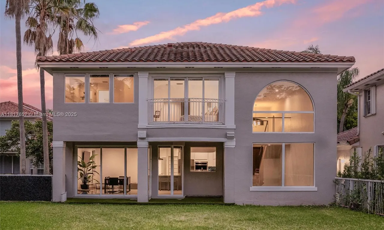 4425 NW 93rd Doral Ct, Doral FL 33178