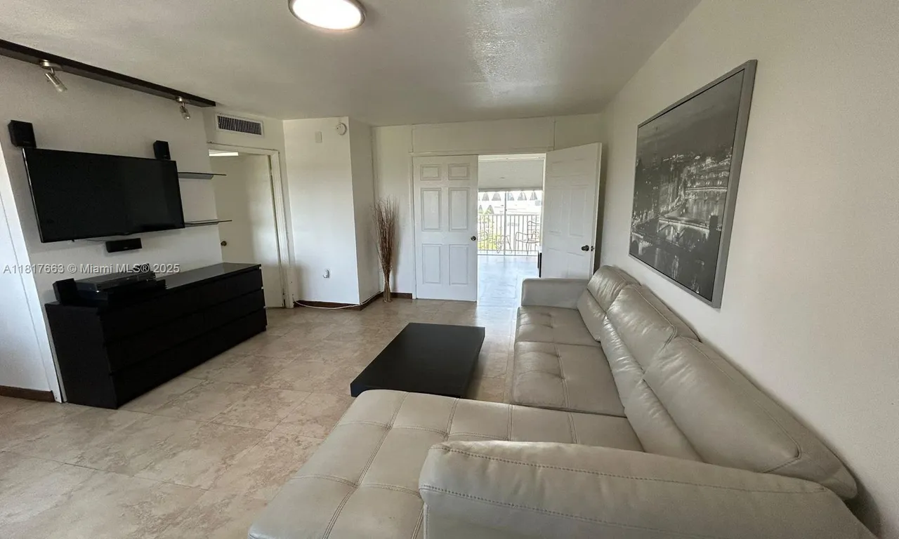 1700 NE 191st St # 500, Miami FL 33179