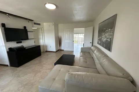 1700 NE 191st St # 500, Miami FL 33179