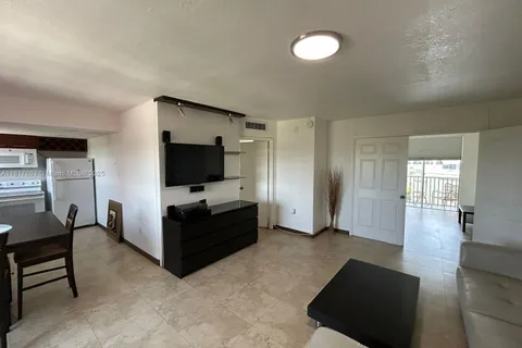 1700 NE 191st St # 500, Miami FL 33179