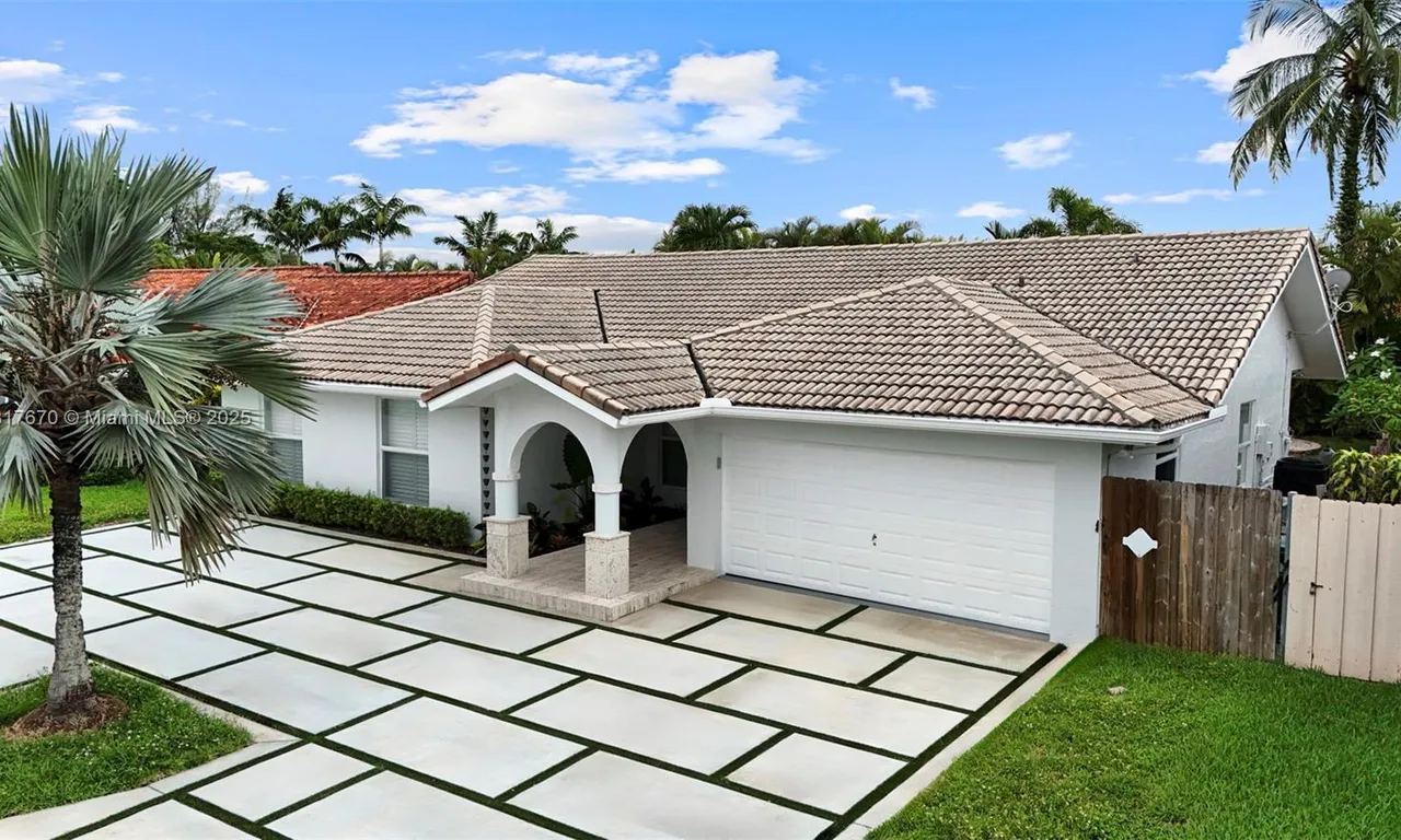 5976 SW 88 pl, Miami FL 33173