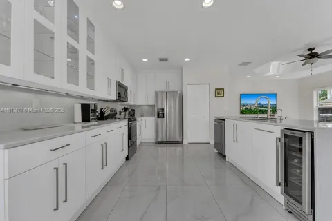 10738 NW 70th Ln, Doral FL 33178