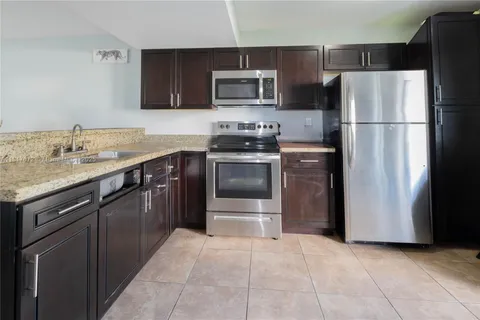 1968 NW 4th Ct # 323, Miami FL 33136