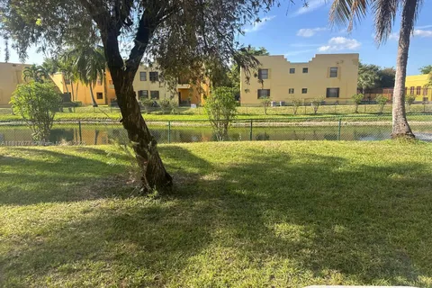 560 NW 114th Ave # 202, Sweetwater FL 33172