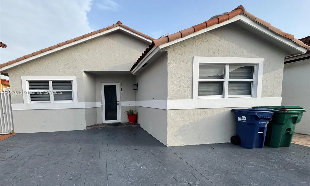 11510 SW 7th St, Sweetwater FL 33174