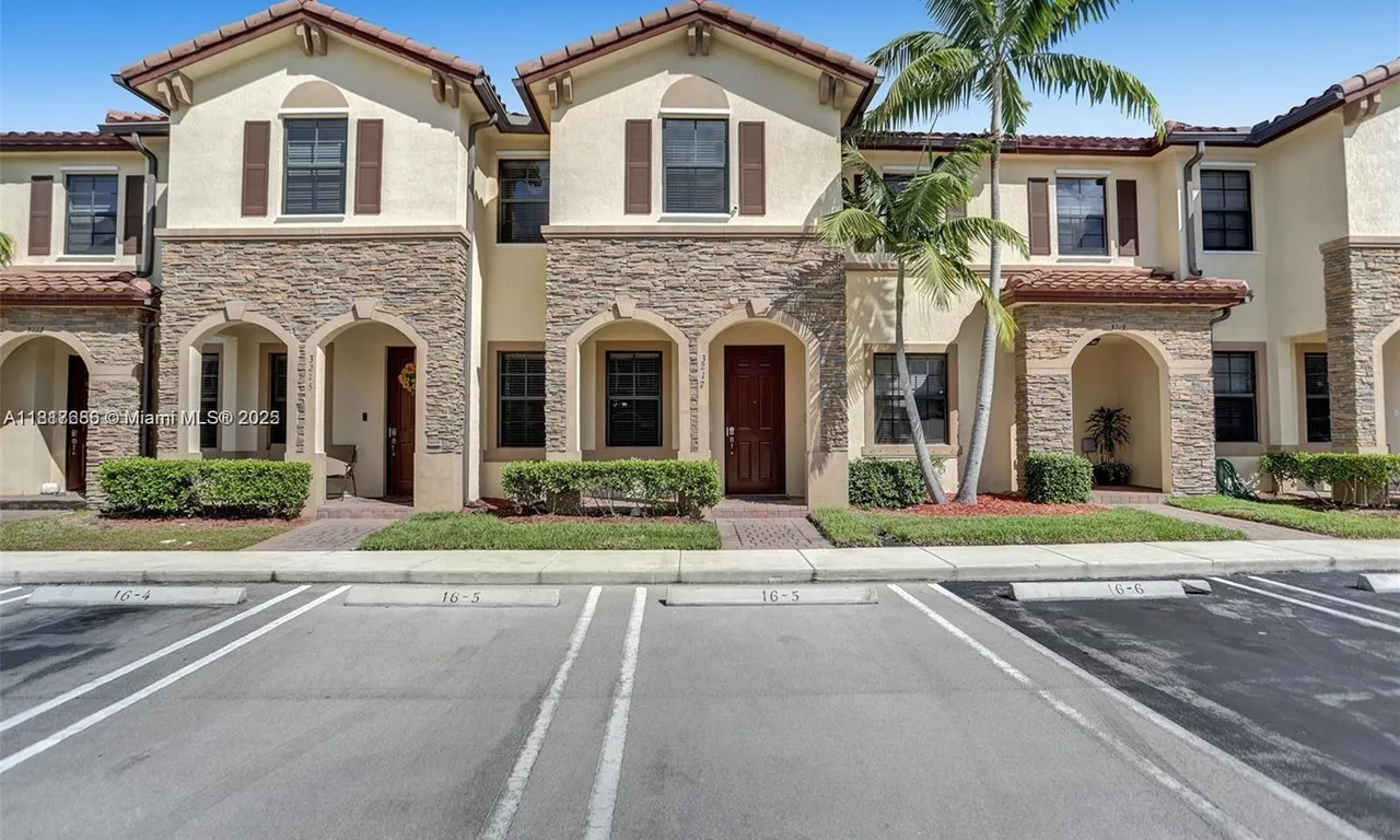 3217 SE 4th St # 3217, Homestead FL 33033