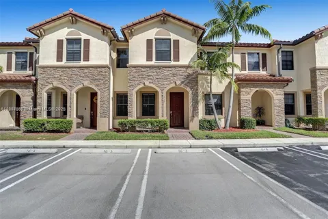 3217 SE 4th St # 3217, Homestead FL 33033