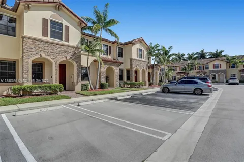 3217 SE 4th St # 3217, Homestead FL 33033