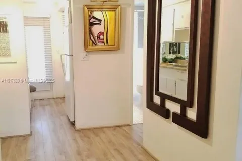 1050 Pennsylvania Ave # A, Miami Beach FL 33139