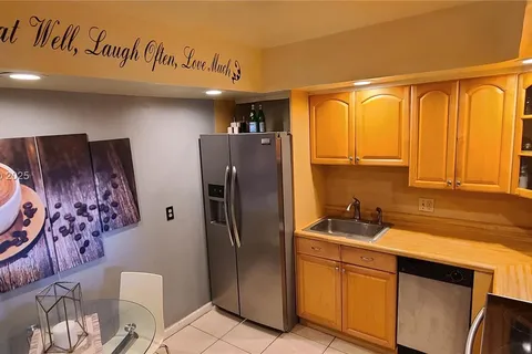 2801 NE 183rd St # 1211W, Aventura FL 33160