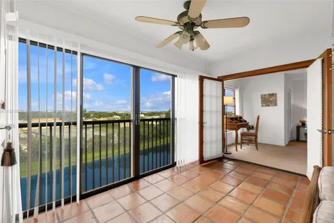 2206 S Cypress Bend Dr # 904, Pompano Beach FL 33069