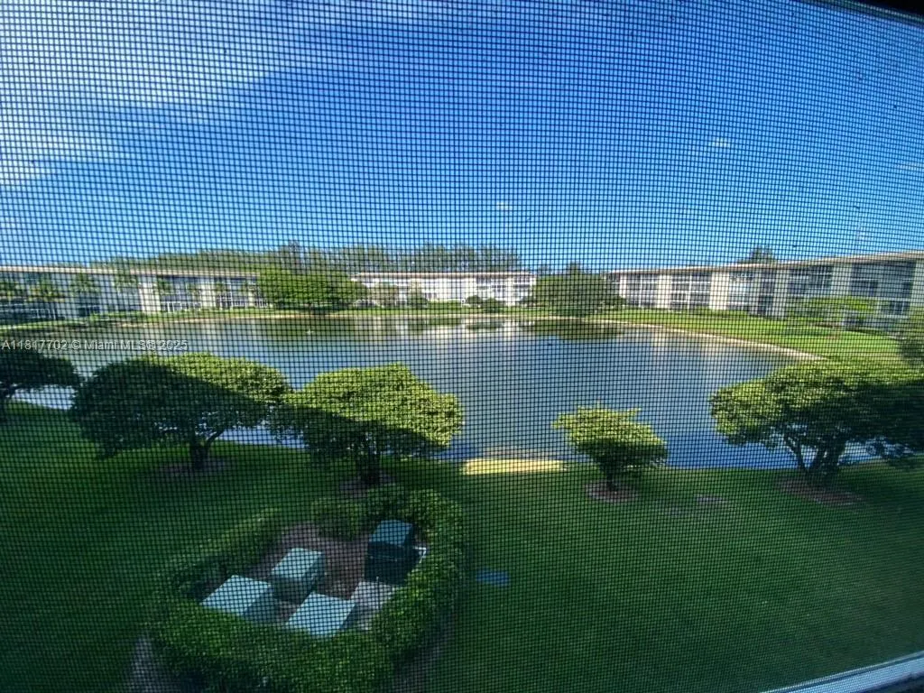 6200 NW 44th St # 115, Lauderhill FL 33319