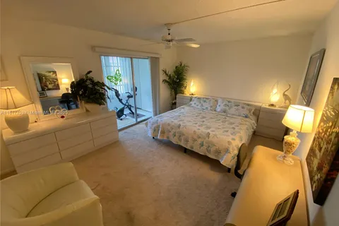 6200 NW 44th St # 115, Lauderhill FL 33319