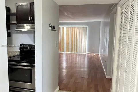 15225 NE 6th Ave # B206, Miami FL 33162