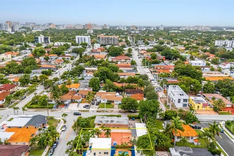 2385 SW 17th St, Miami FL 33145