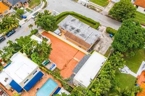 2385 SW 17th St, Miami FL 33145