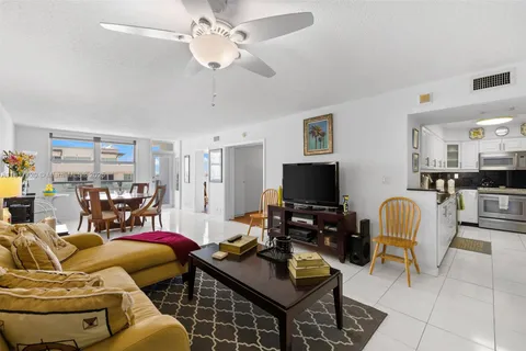 9511 Collins Ave, Surfside FL 33154