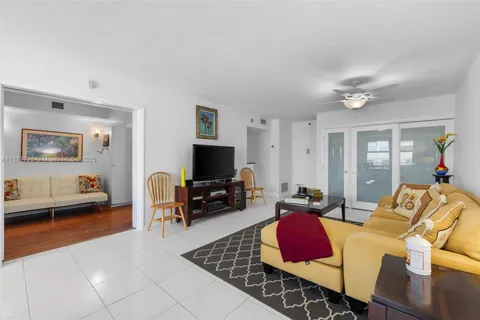 9511 Collins Ave, Surfside FL 33154