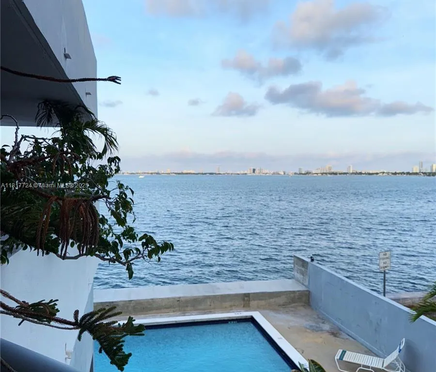 555 NE 30 st # 201, Miami FL 33137